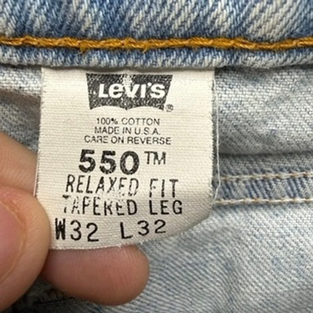 VTG Levis 550 Jeans Relaxed Fit Tapered Leg 32x32 Distressed Denim 90s‎ USA Made